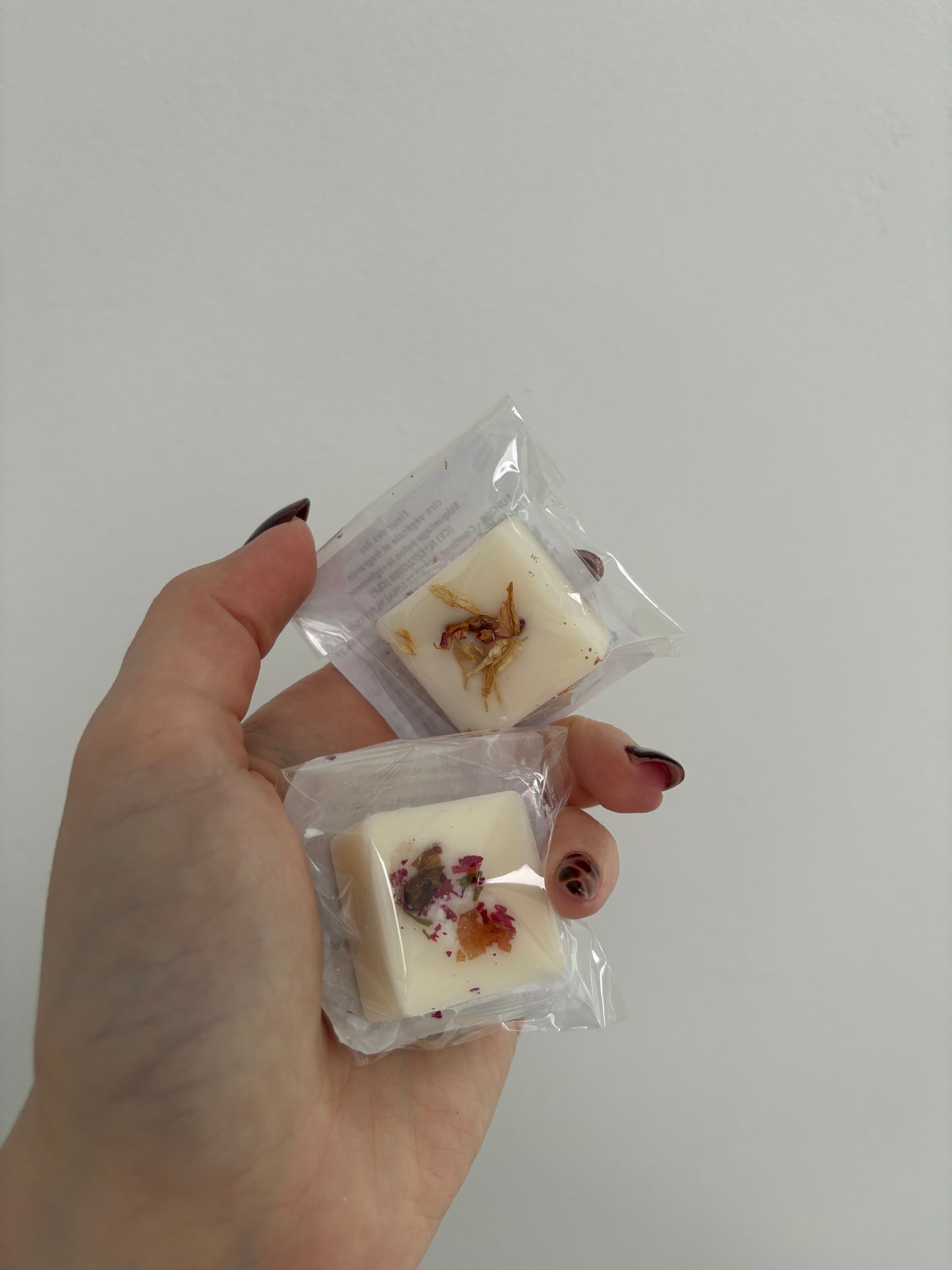 Fondants parfumés en forme d’étoile OU contenant des fleurs séchées