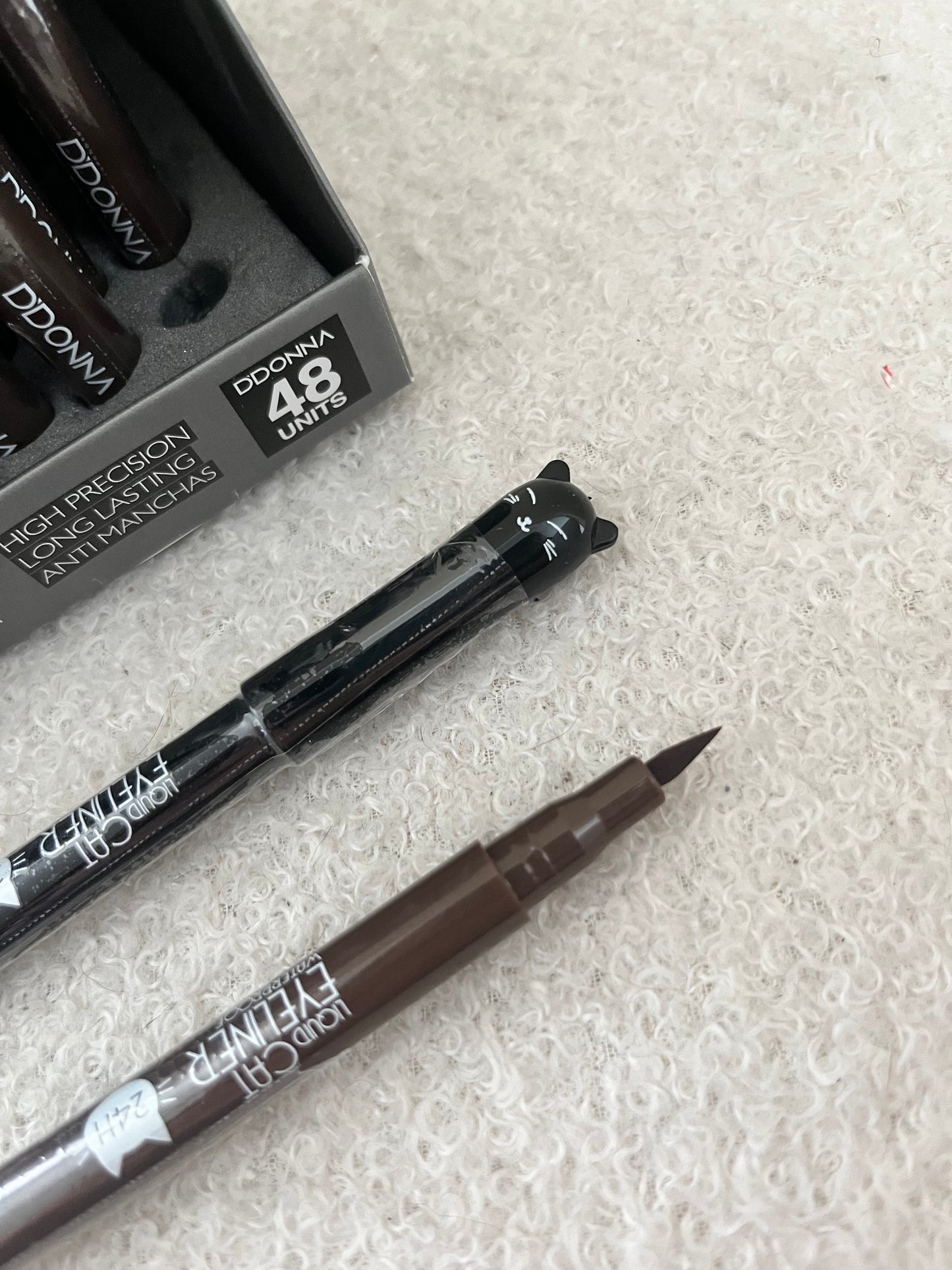 Eye-liner noir ou marron