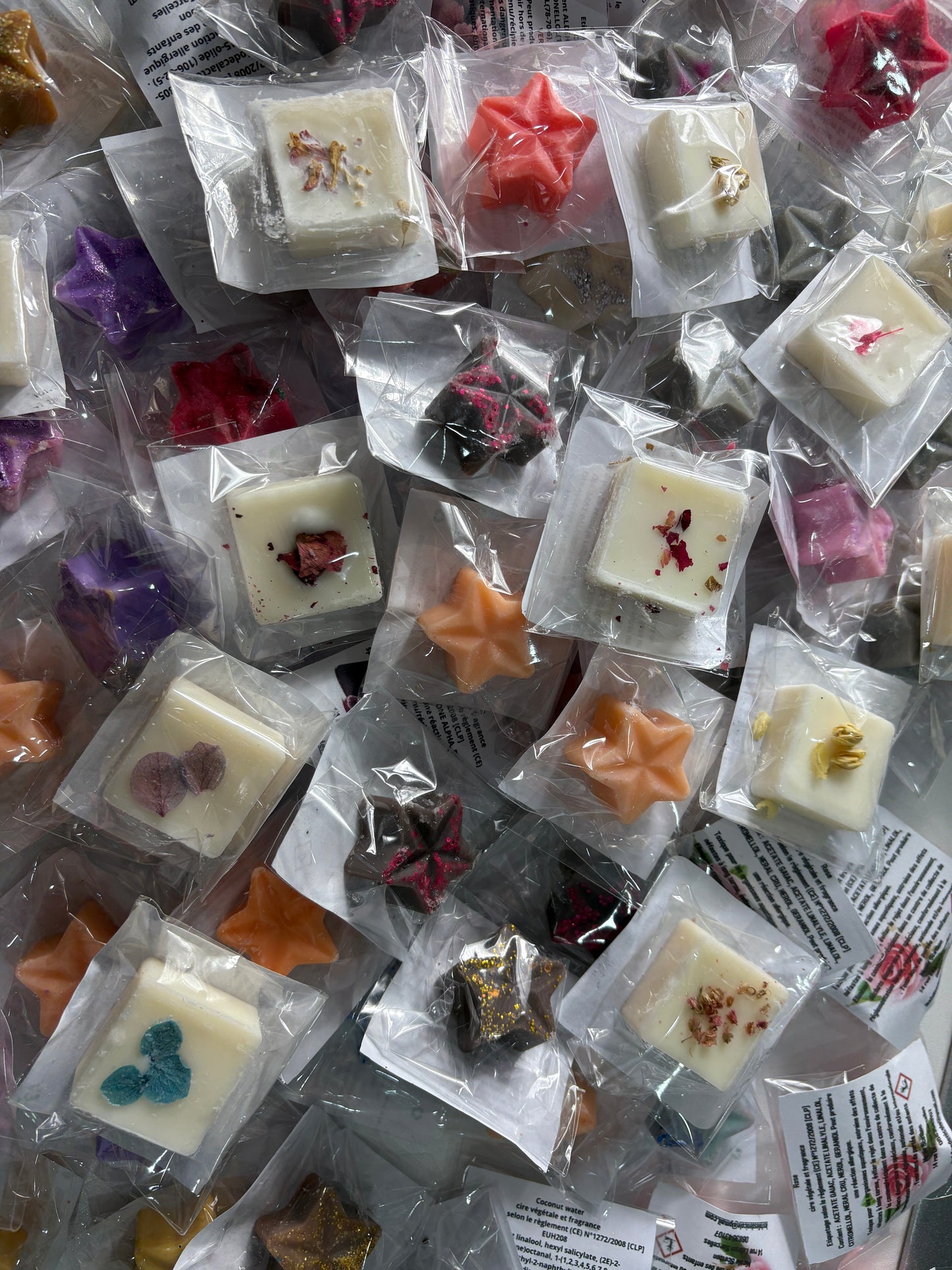 Fondants parfumés en forme d’étoile OU contenant des fleurs séchées